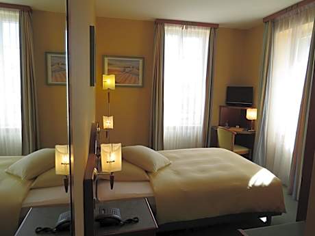 Single Room with Lake View