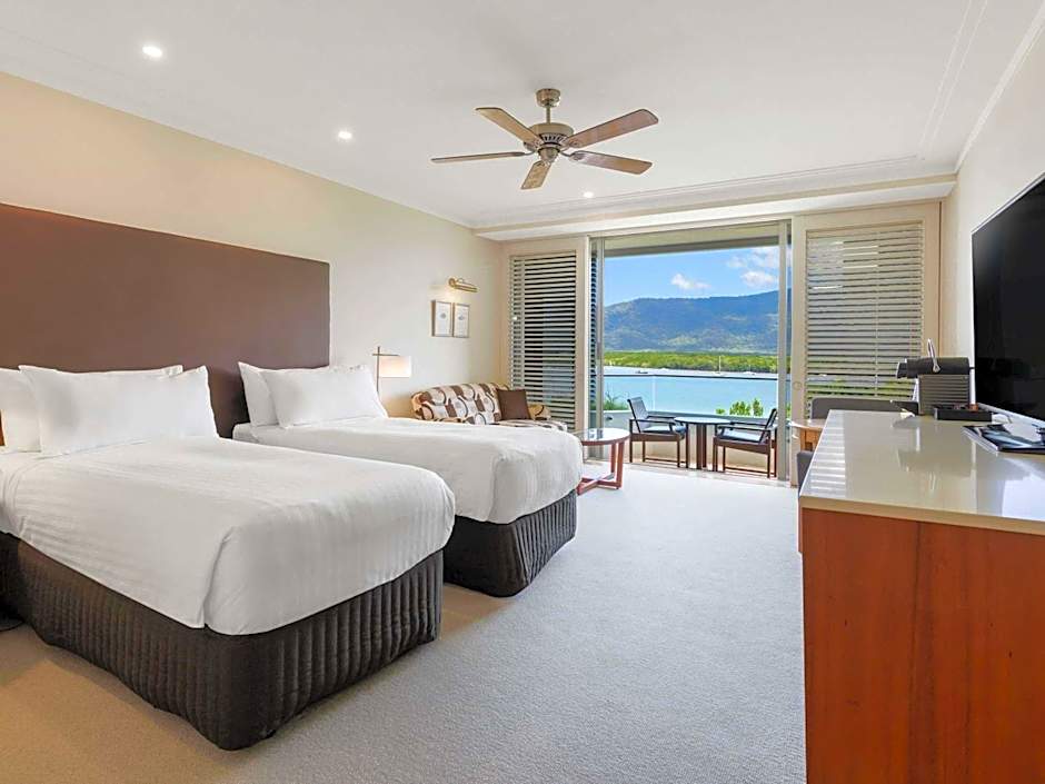 Pullman Reef Hotel Casino