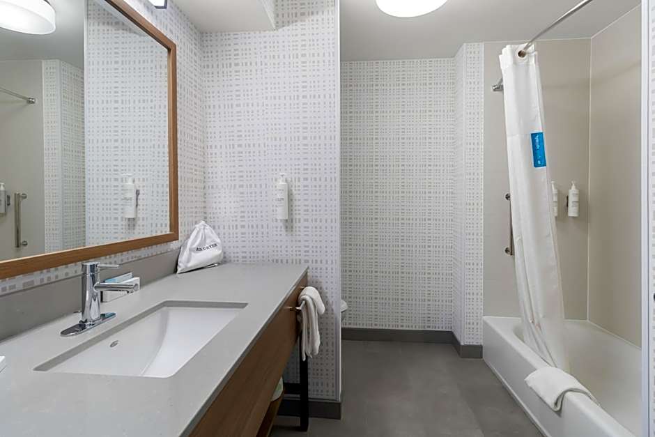 Hampton Inn By Hilton And Suites New Castle