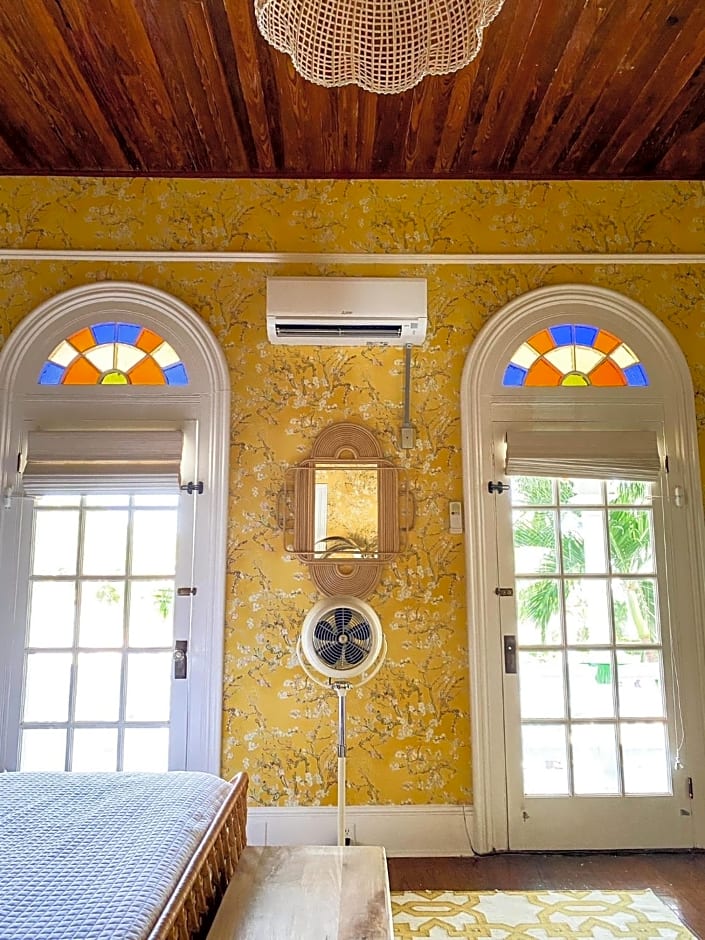 Marreros Guest Mansion - Adult Only