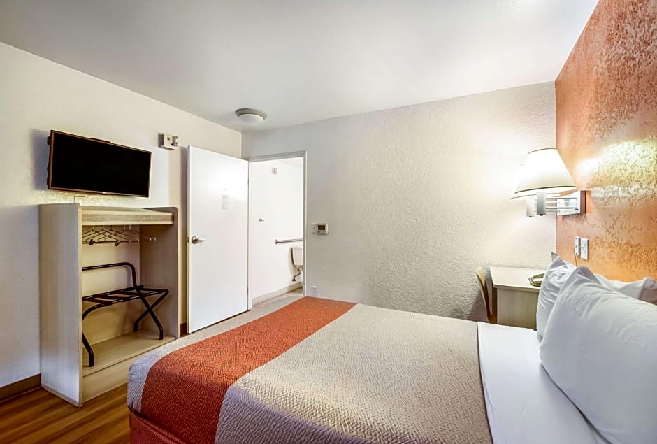 Motel 6-Youngtown, AZ - Phoenix - Sun City