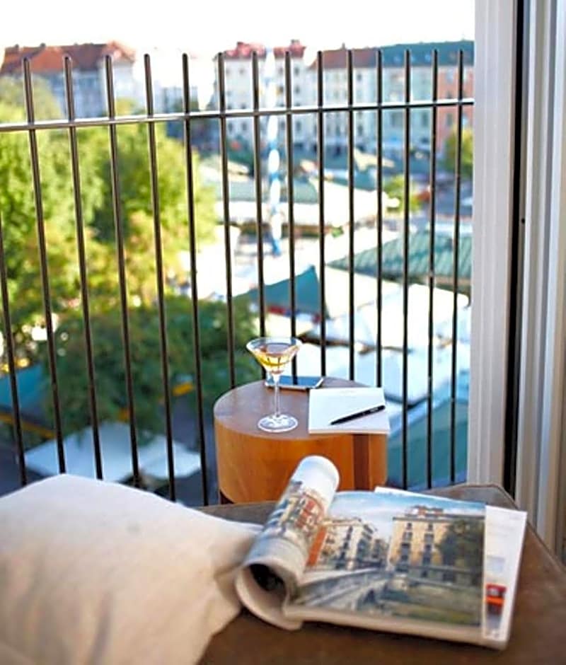 Louis Hotel