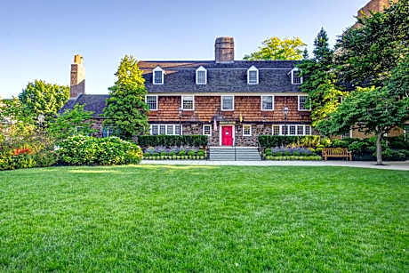 Nassau Inn