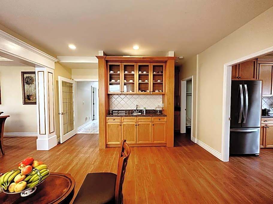 Super Cosy 8Bed & 6Bath in Vancouver heart near to airport and DownTown