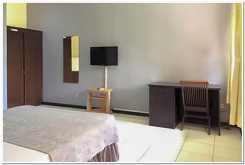 Kemang Place near Lippo Mall Kemang Mitra RedDoorz