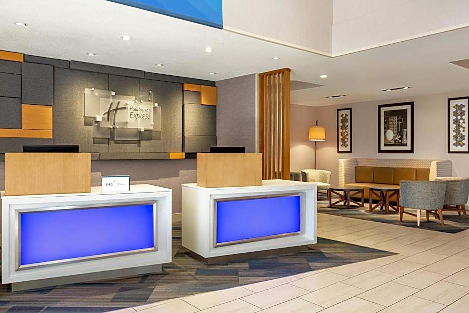 Holiday Inn Express and Suites Redding By IHG