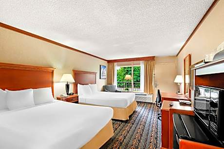 2 Queen Beds Non-Smoking