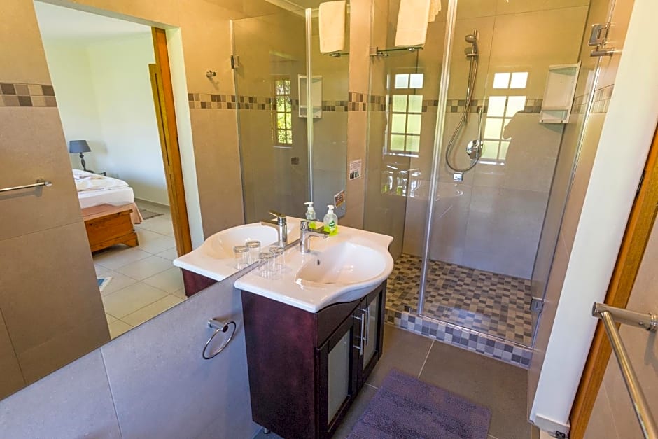 Hout Bay Lodge