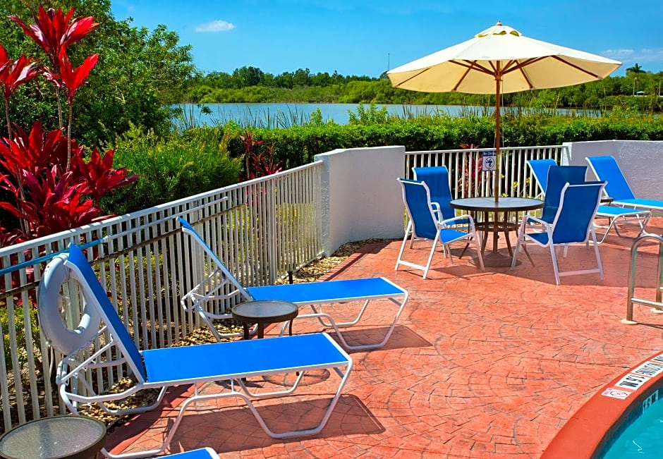 Holiday Inn Express Hotel & Suites Port Charlotte By IHG