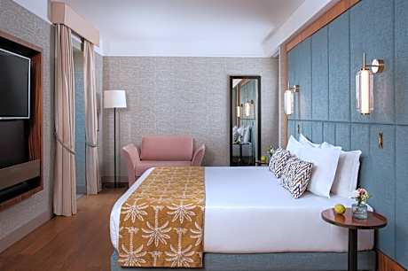 PREMIUM ROOM WITH VIEW