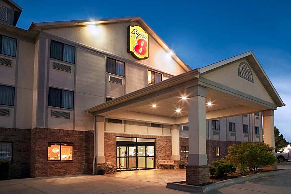 Super 8 by Wyndham Perryville