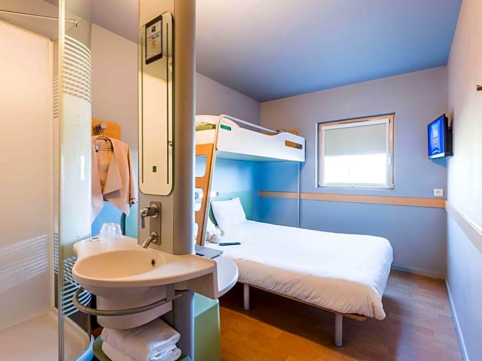 ibis budget Amberieu en Bugey/Chateau Gaillard