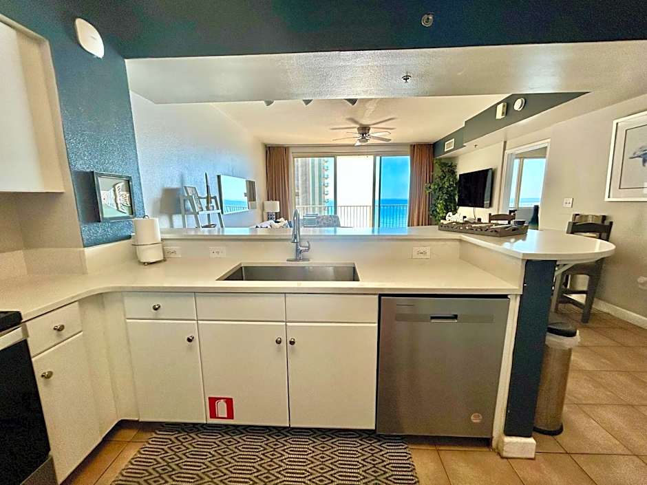 Amazing views! Great beachfront Panama City Condo