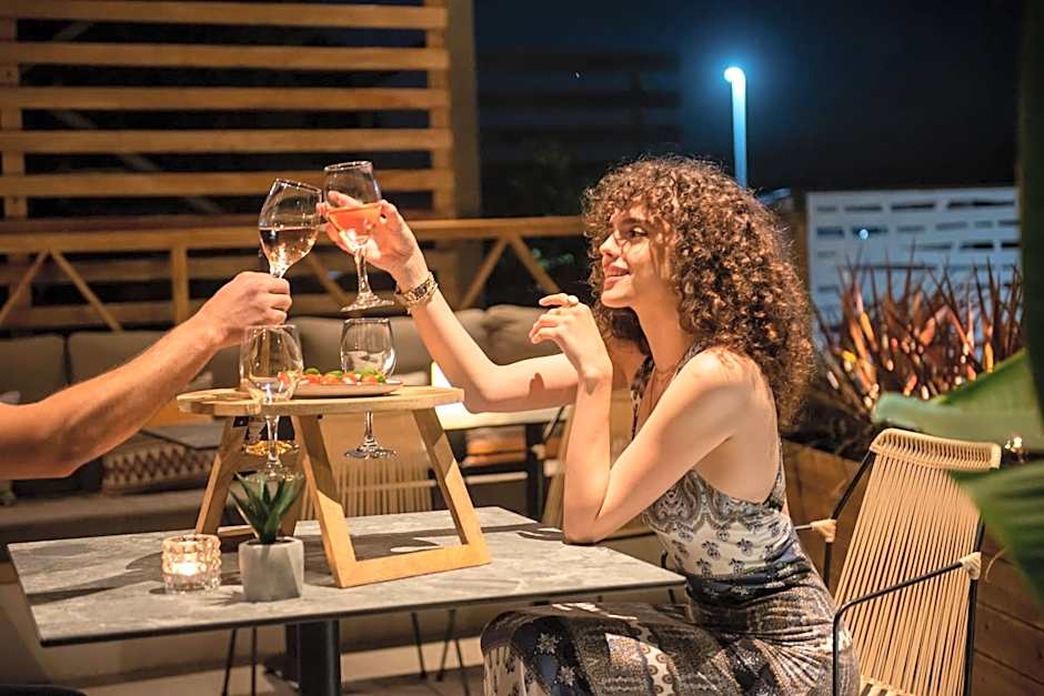 Ostria Sea Side Hotel