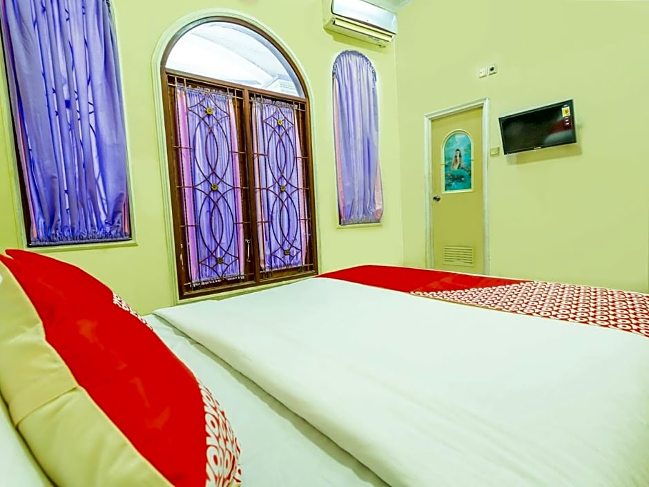 OYO 2848 Senaz Guesthouse