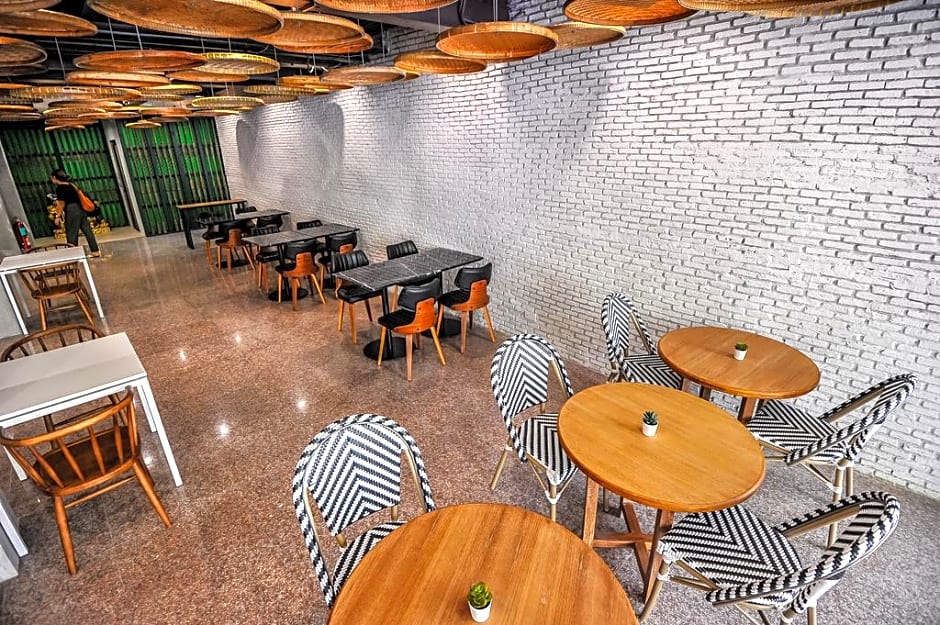 7 Days Premium at Icon Siam Station