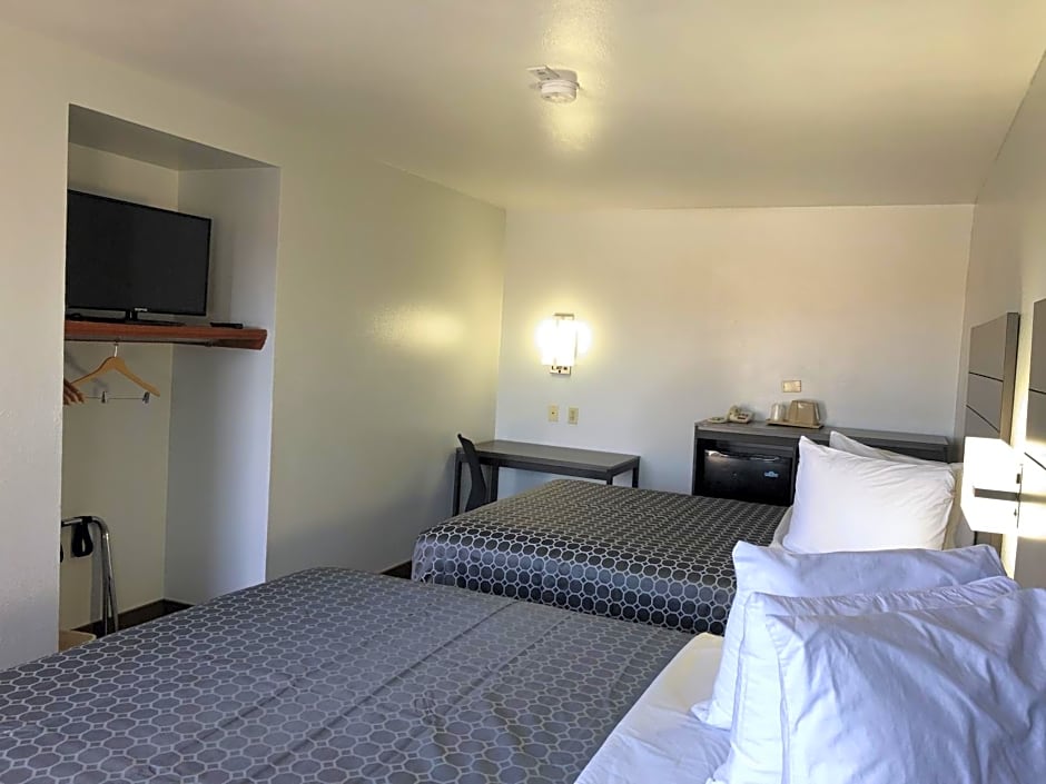 Sky Palace Inn By Jasper Near AT & T Center