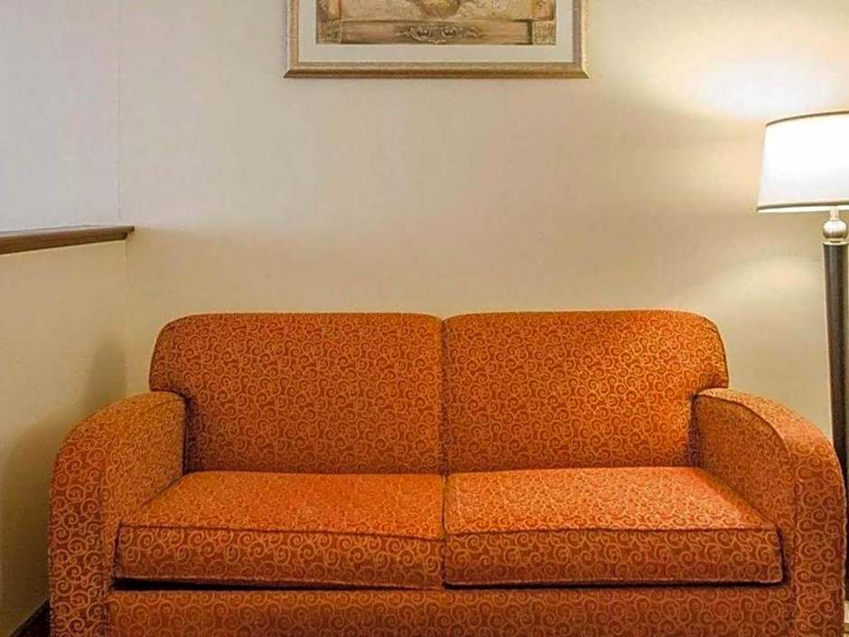 Quality Suites Jeffersonville - Louisville North