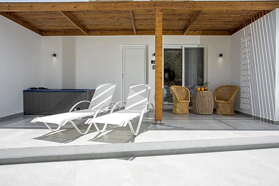 Calma Luxury Studios & Suites