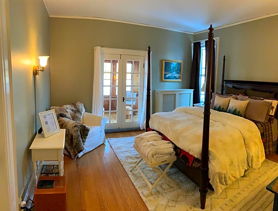 Franklin Manor Bed and Breakfast