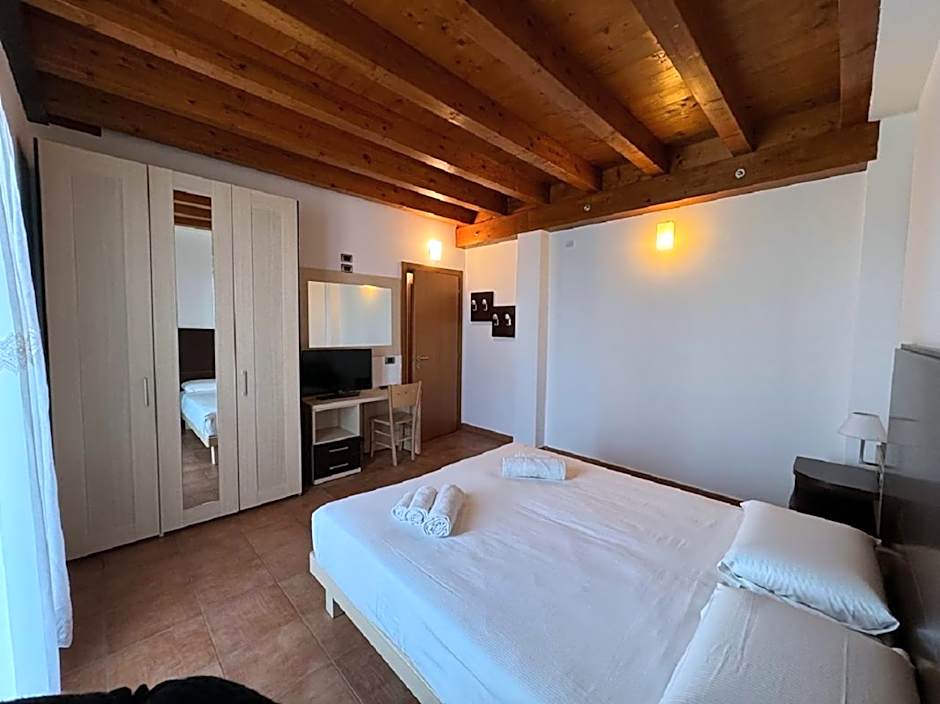Kairos Garda Hotel