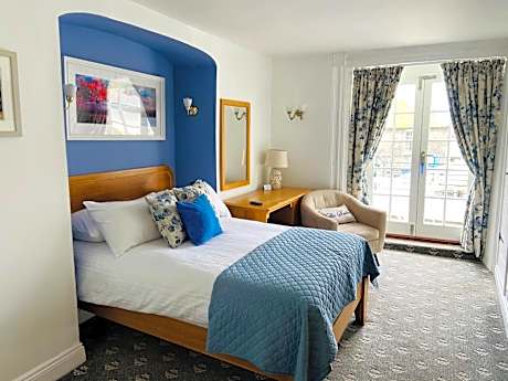 Deluxe Double Room with Balcony and Sea View