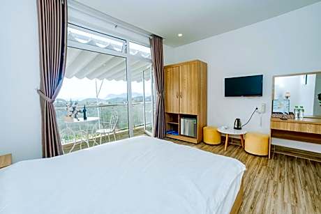 Deluxe Double Room with Balcony