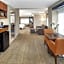 Holiday Inn Express Hotel & Suites East End By IHG