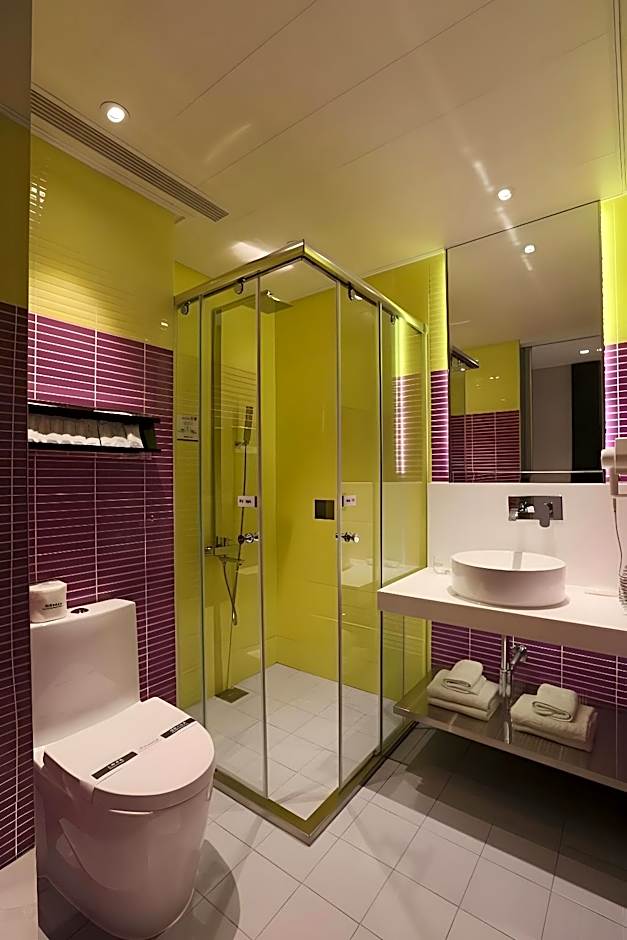 Royal Group Hotel Buo Ai Branch