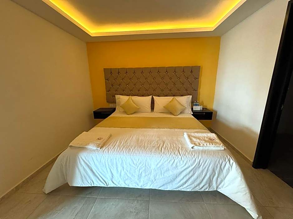 OYO Hotel Familiar Tollan