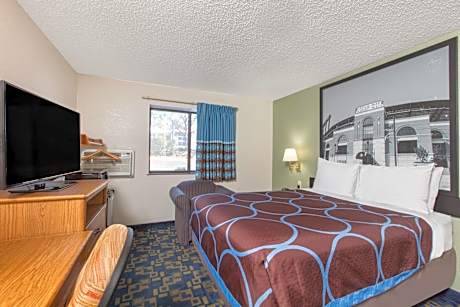 Queen Room - Non-Smoking