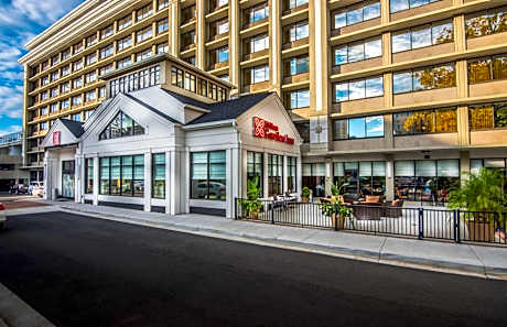 Hilton Garden Inn Reagan National Airport