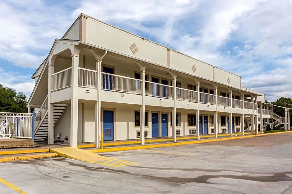 Motel 6 Bryan, TX - College Station