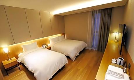 Superior Family Room