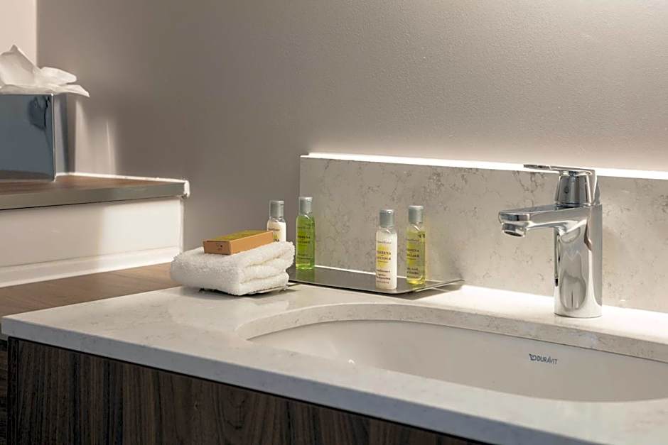 DoubleTree by Hilton Edinburgh Airport