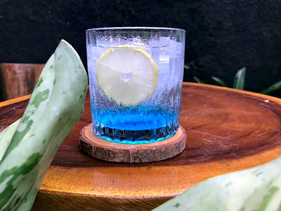 Aqilakost n Cafe Gadog Puncak