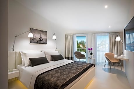 Superior Double Room with Balcony