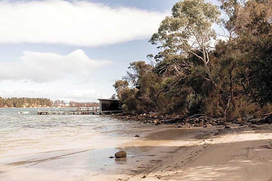Seagrass Coastal Retreat with direct beach access