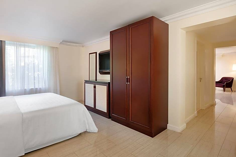 Sheraton Samoa Aggie Grey's Hotel & Bungalows