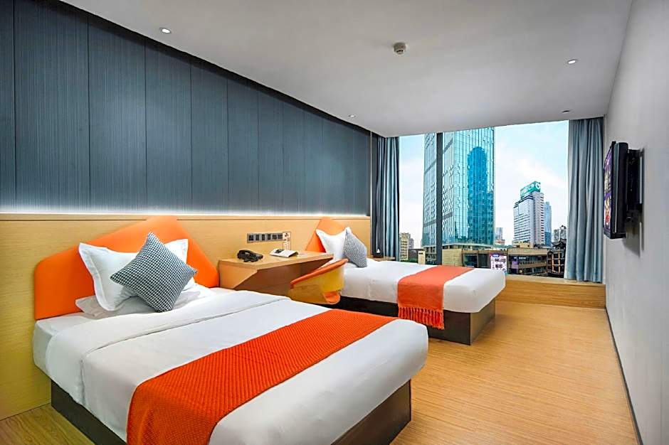 IU Hotel Chongqing Jiefangbei Hongyadong Chaotianmen