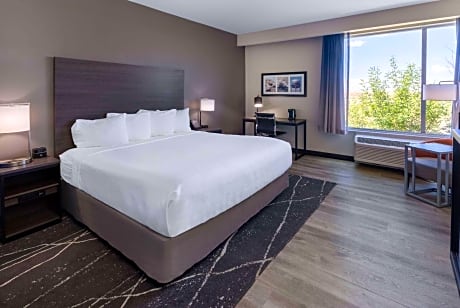 King Room - Mobility and Hearing Impaired Access/Non-Smoking