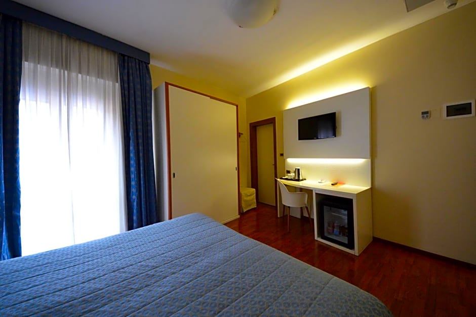Hotel University