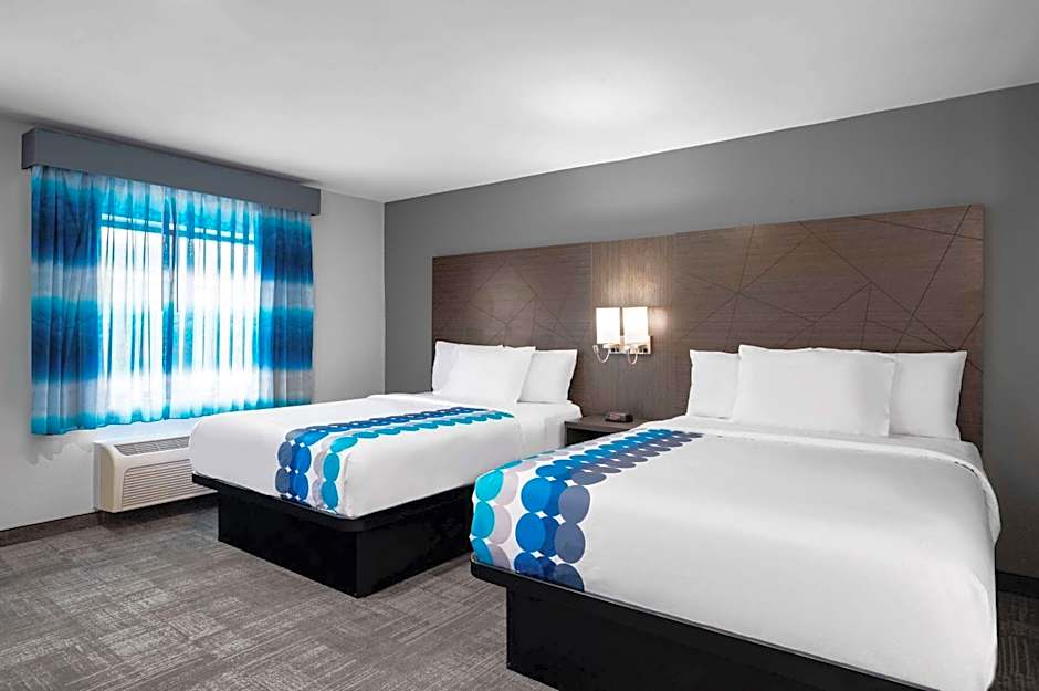 La Quinta Inn & Suites by Wyndham Indianapolis Airport Executive