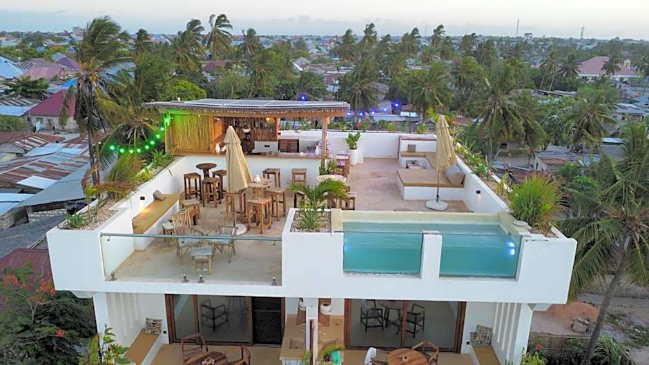 Aluna Beach Apartments