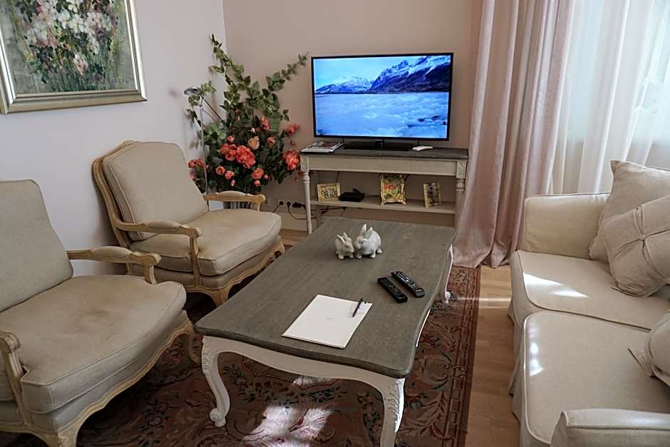 Wooden Villa APARTMENTS