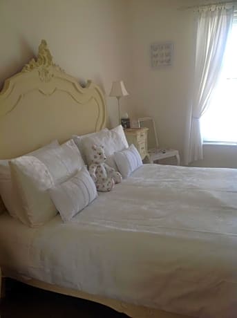 Luxury Double Room with Bath and Shower