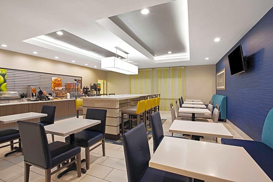 La Quinta Inn & Suites by Wyndham Palestine