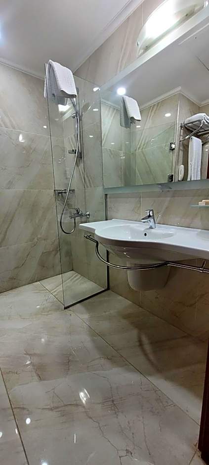 Teymur Continental Hotel