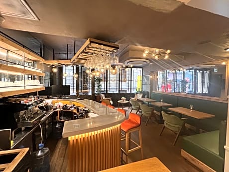 Aleksandr Pera Hotel