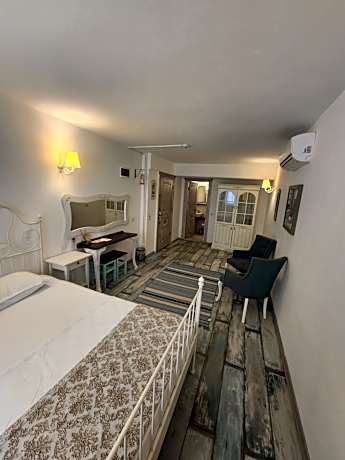Economy Triple Room